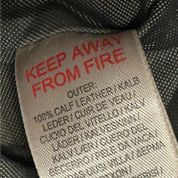 Burberry Silver Metallic Leather Should Bag Tote - Picture 12 of 15